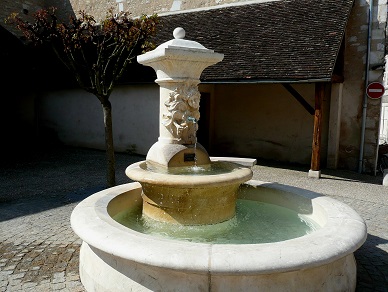 La fontaine de Cravant