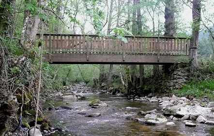 Pont de bois sur l'Andrable