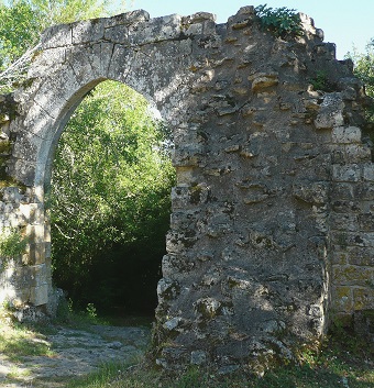 Porte de la bastide de Montcabrier