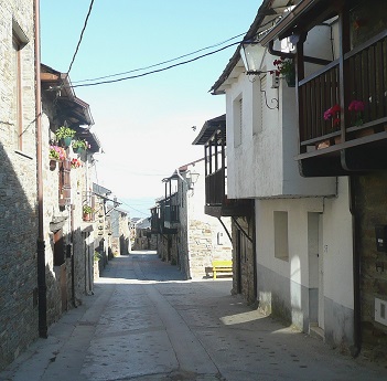 La rue principale d'El Acebo