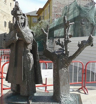 Statue illustrant la légende de la Virgen de la Encina