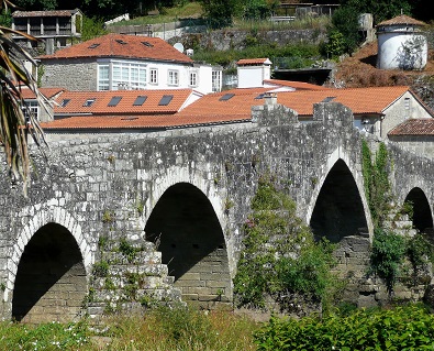 Pont sur le río Tambre à Ponte Maceira